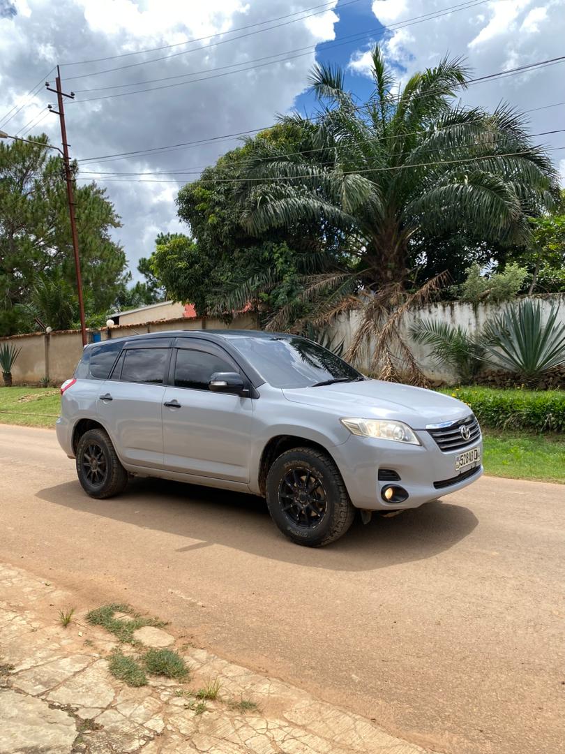 Toyota Vanguard  (2010)