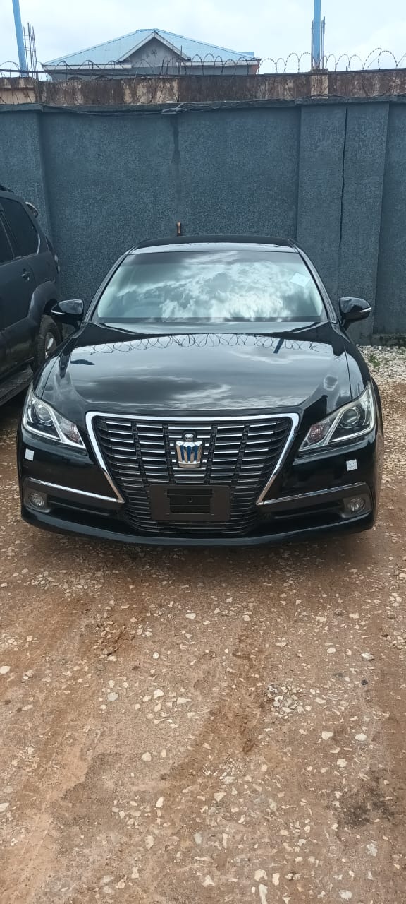 Toyota Crown Hybrid