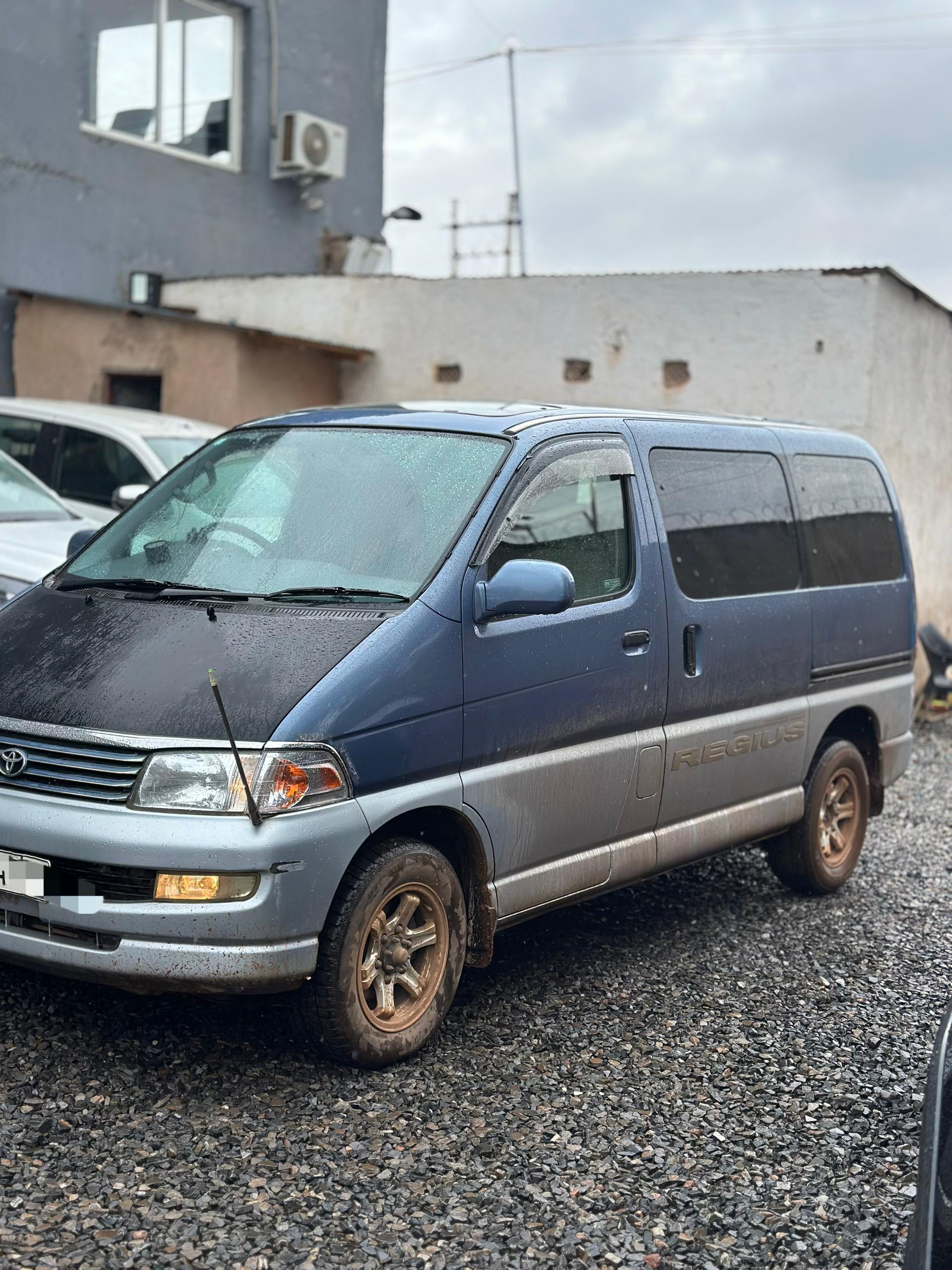 Toyota Regius Wagon