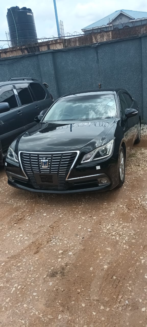 Toyota Crown Hybrid