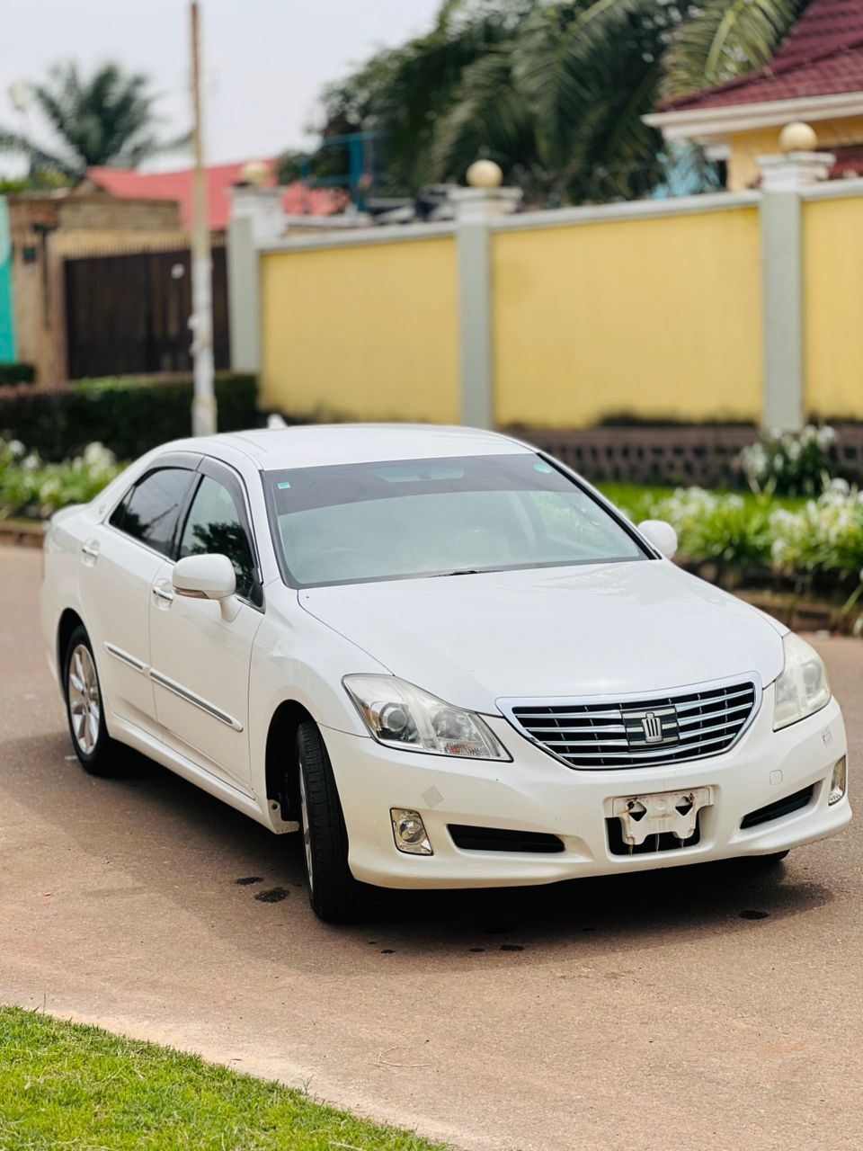 Toyota Crown Royal Series