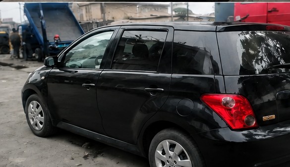 Toyota IST